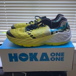 Hoka Clayton running shoes new inserts, almost new